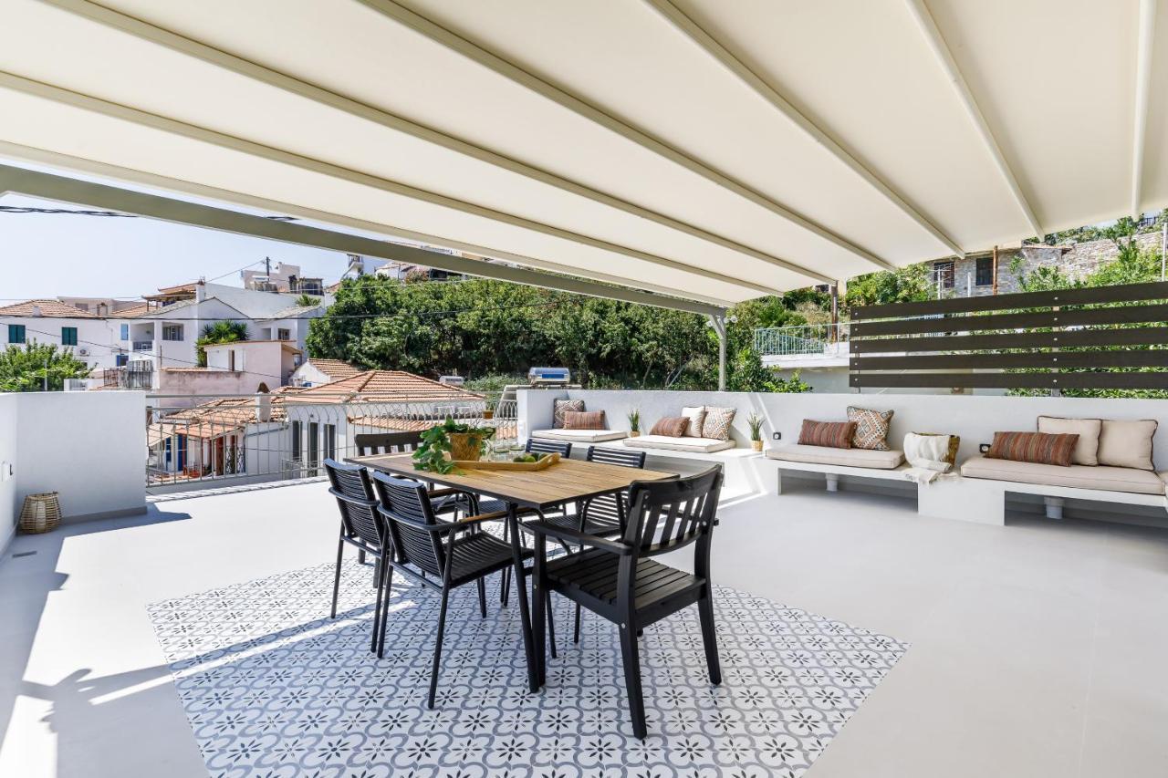 Breezy Rooftop House Skopelos Town Exterior photo