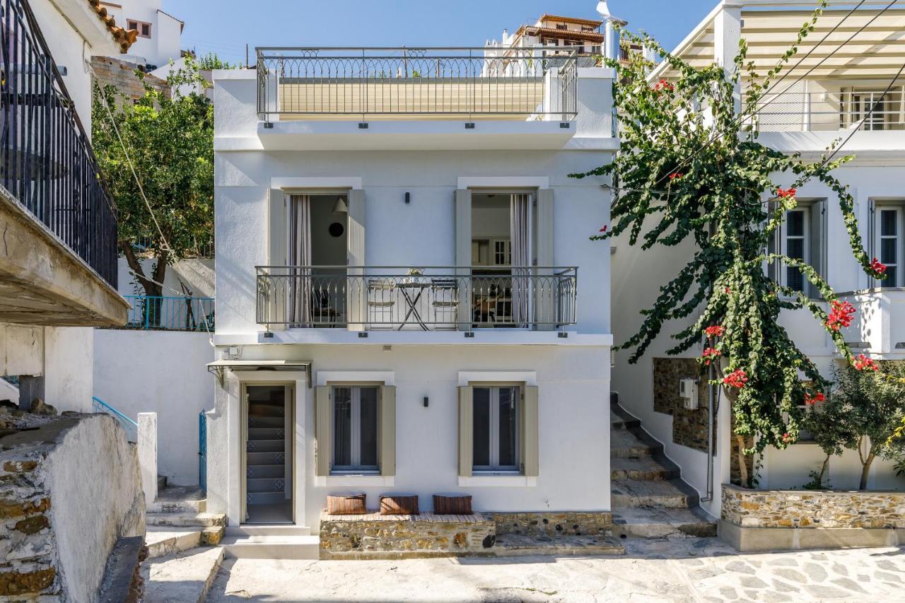 Breezy Rooftop House Skopelos Town Exterior photo